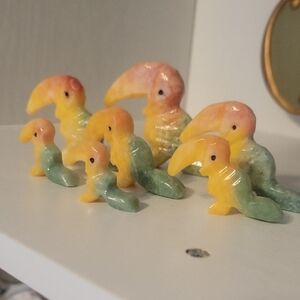 Vintage Set of 7 Multicolored multi-sized Onyx Carved Toucan Birds